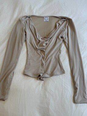 with jean cream/tan long sleeve top with button up